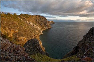 Odpočívajte na jazere Bajkal na jeseň: do neznámych hlbín